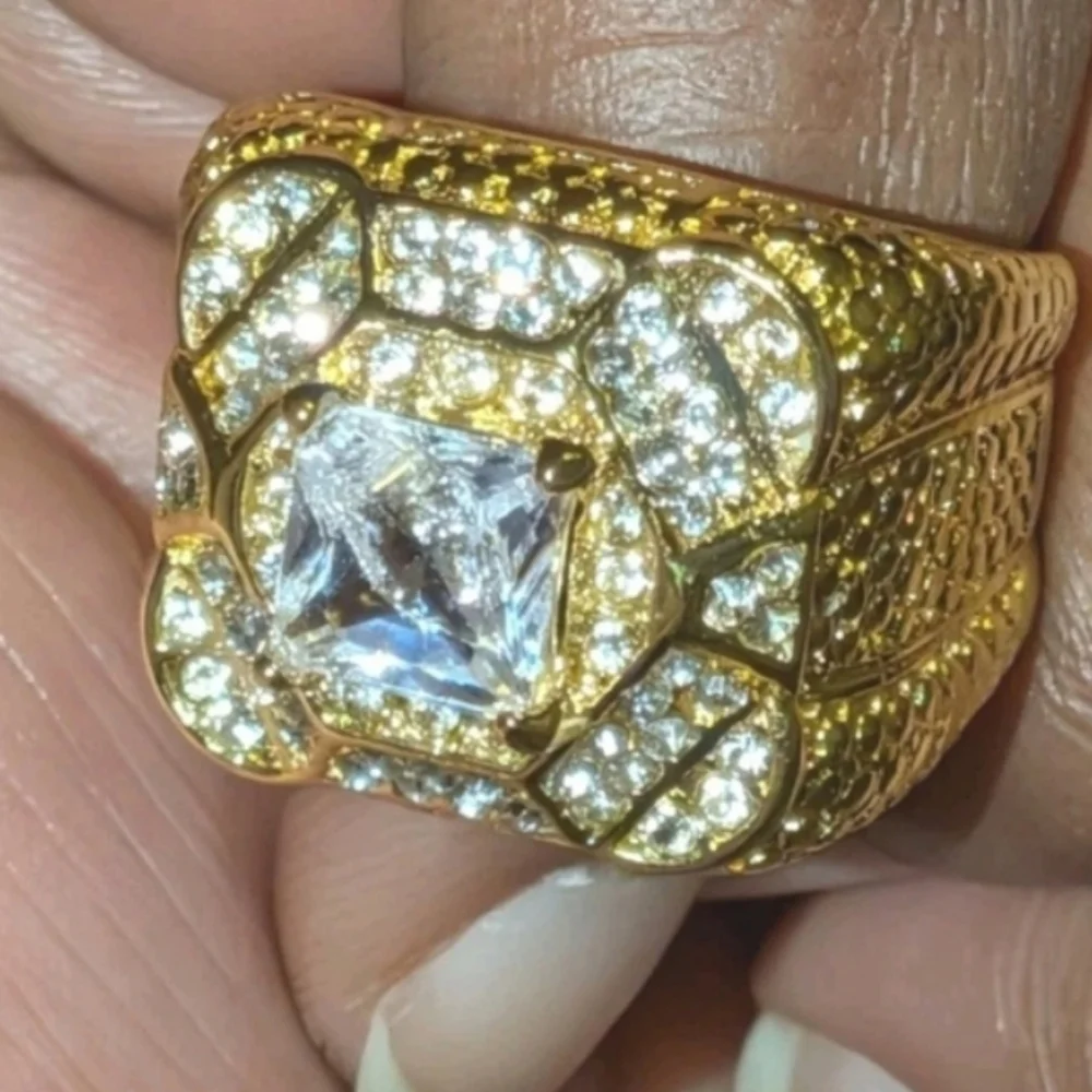 Mens Elegant Simulated Diamond 14k  Gold Plated Ring Sz 8